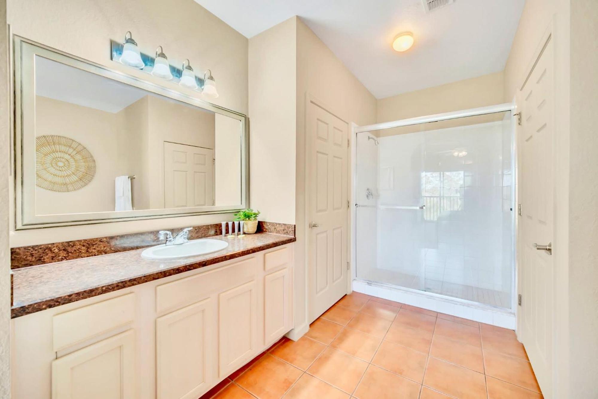 Stunning 2Br Condo With Hot Tub And Pool, Near Disney! Orlando Exterior foto